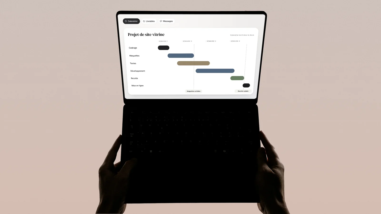 Calendrier d'un projet de site sur un ordinateur portable : cadrage, maquettes, textes, développement, recette et mise en ligne