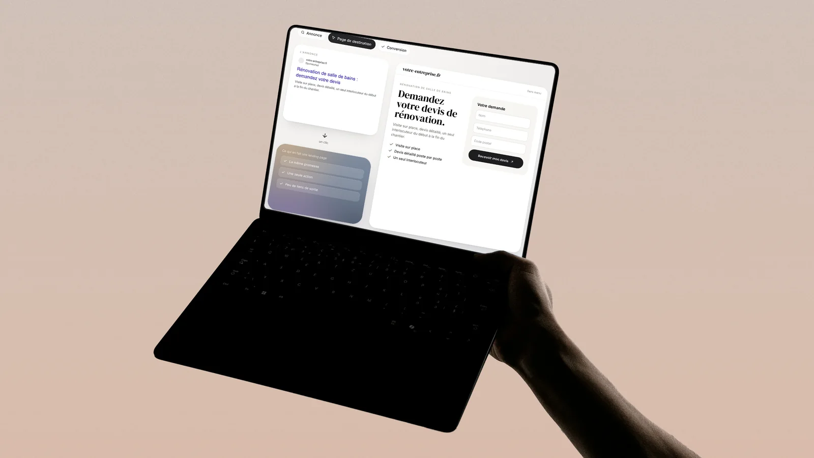 Une annonce de recherche et la landing page sur laquelle elle mène, sur un ordinateur portable : même promesse, un formulaire court et un seul bouton