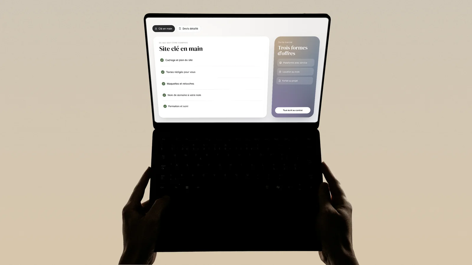 Liste de ce que doit comprendre un site clé en main sur un ordinateur portable : cadrage, textes, maquettes, nom de domaine à votre nom et formation, à côté des trois formes d'offres